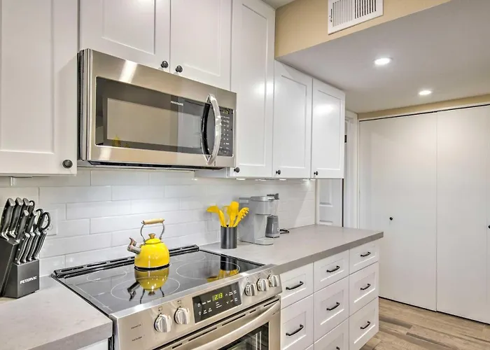 Pool + Hot Tub! Snowbird Escape In Phoenix Area Mesa