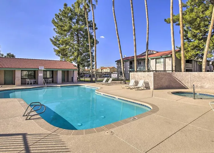 Pool + Hot Tub! Snowbird Escape In Phoenix Area *
