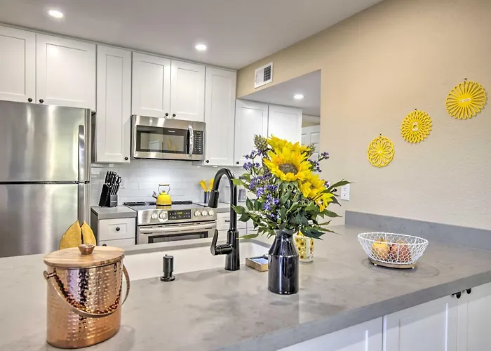 Pool + Hot Tub! Snowbird Escape In Phoenix Area Holiday home