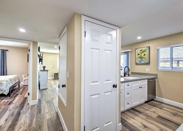 Pool + Hot Tub! Snowbird Escape In Phoenix Area Mesa