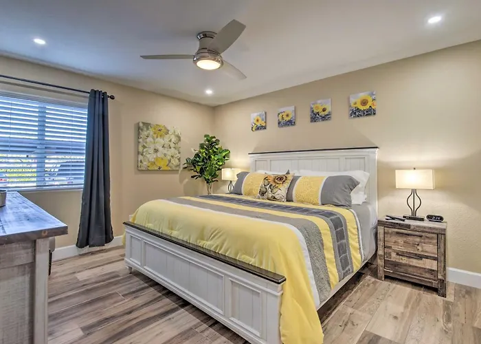 Pool + Hot Tub! Snowbird Escape In Phoenix Area