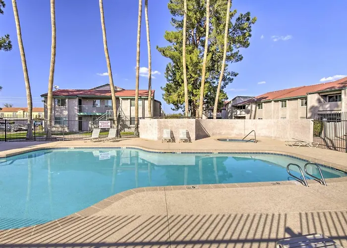 Pool + Hot Tub! Snowbird Escape In Phoenix Area Holiday home *